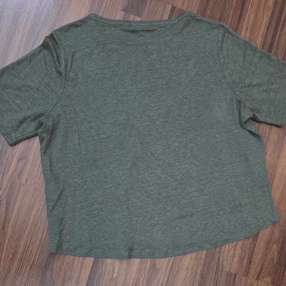 Chico's Olive Green Short-Sleeve Tee with Sequin Parrot - Picture 3 of 4